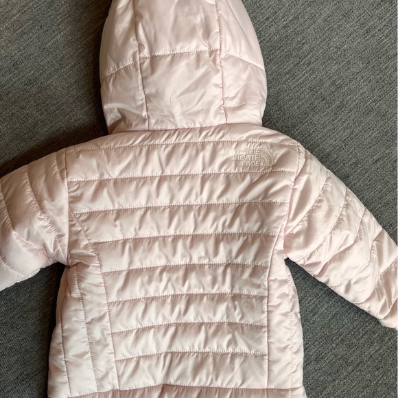 North Face baby pink puffer coat Sz 3-6mo - Picture 2 of 6